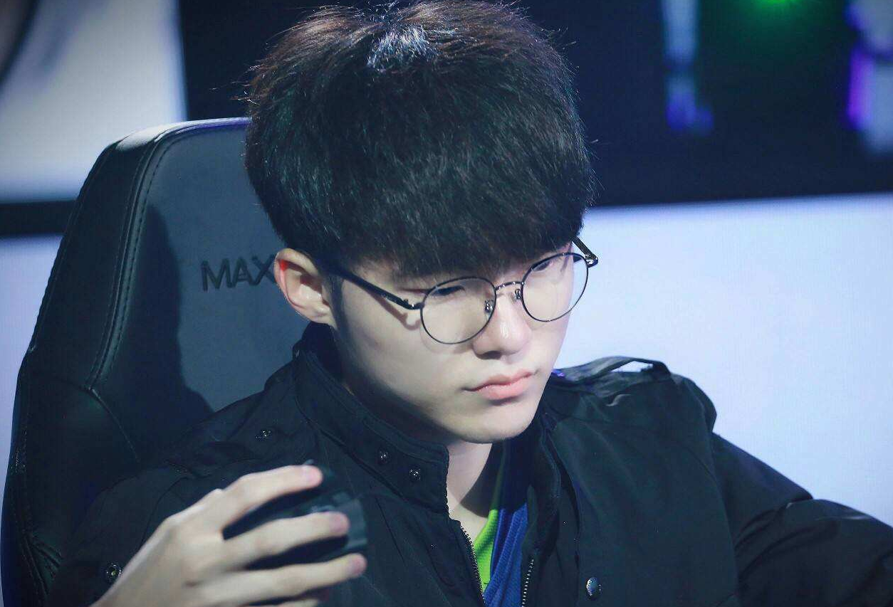 LGD Gaming 教练：无缘季后赛之后就没什么压力吧 大家都相信自己能赢